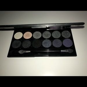 Sleek Graphite palette